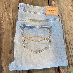 Abercrombie Skinny Boot 9” Midrise Distressed Light Wash Jeans A & F Sz 8 (29)